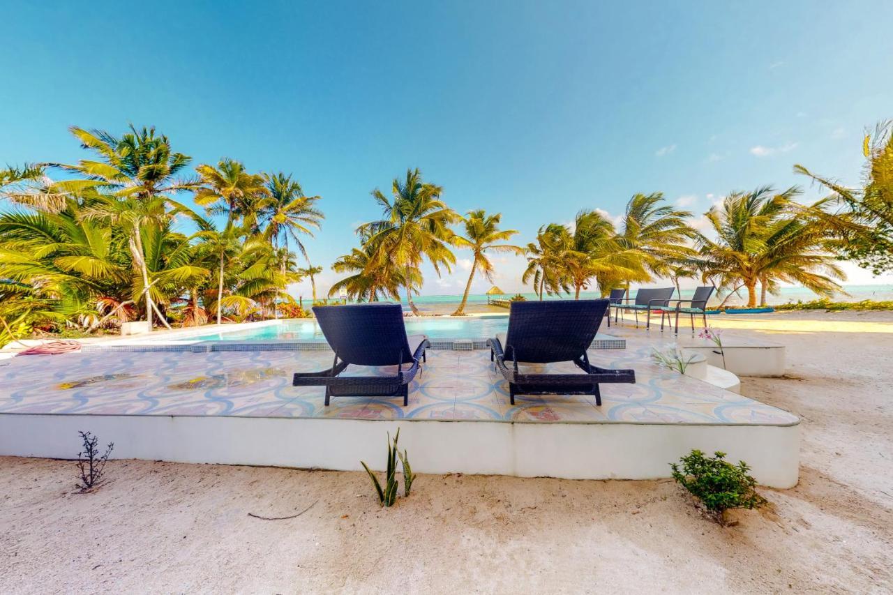 Blue Water Beach Villas Сан Педро Екстериор снимка
