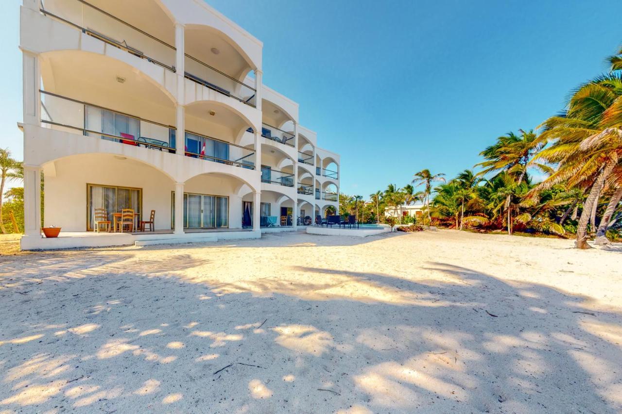 Blue Water Beach Villas Сан Педро Екстериор снимка